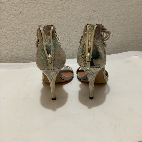 Vince Camuto Wesley Snakeskin Sandals size 6.5 B - Picture 4 of 9